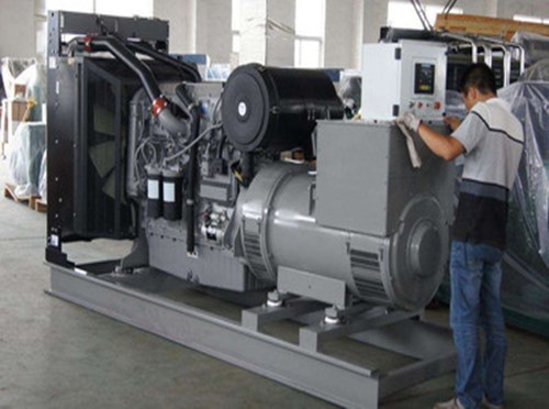 和田柴油发电机空气滤清器堵塞会对发电机组产生哪些影响？