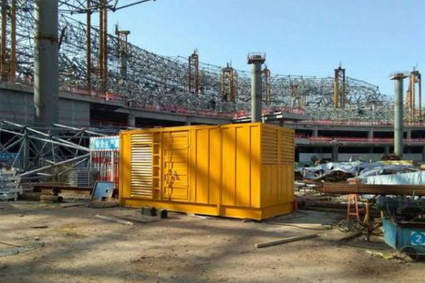 和田发电机出租如何判断空气滤清器是否需要更换？